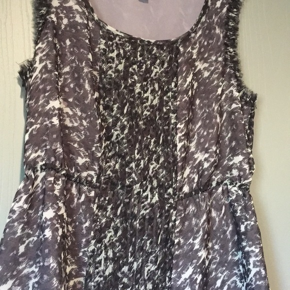 Banana Republic dressy, lined, tank top. - Picture 3 of 6